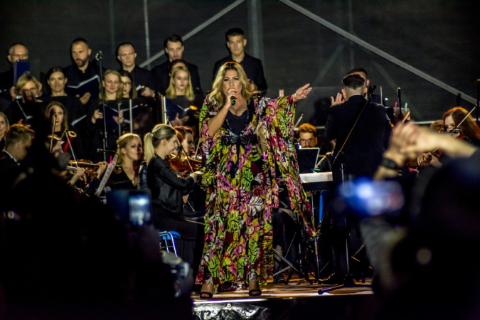 Beata Kozidrak wspólnie z orkiestrą otworzyła „Lipiec w Rumi”