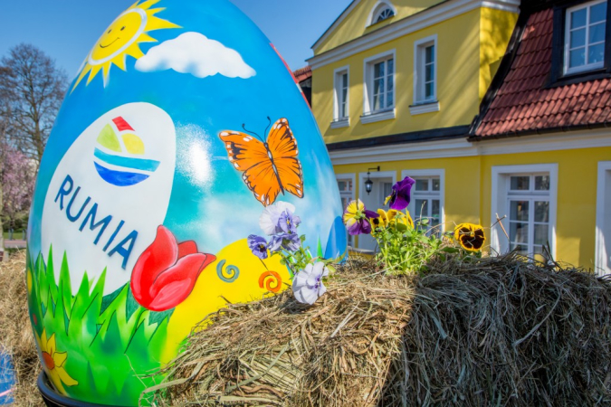 Ogromne pisanki w trasie po Rumi