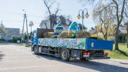 Ogromne pisanki w trasie po Rumi