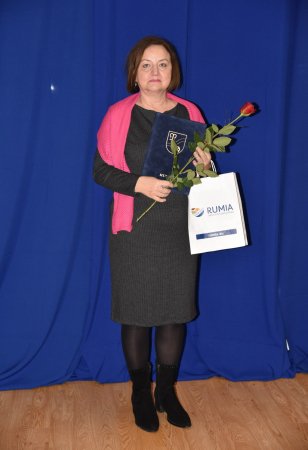 Wyróżniający się uczniowie i nauczyciele rumskich placówek oświatowych zostali nagrodzeni (2)