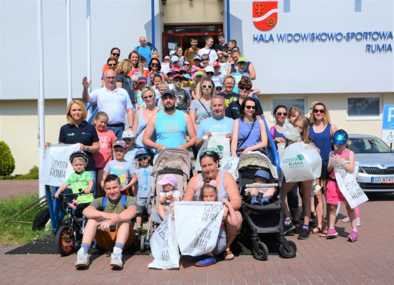 Mieszkańcy Rumi wspólnie posprzątali miasto