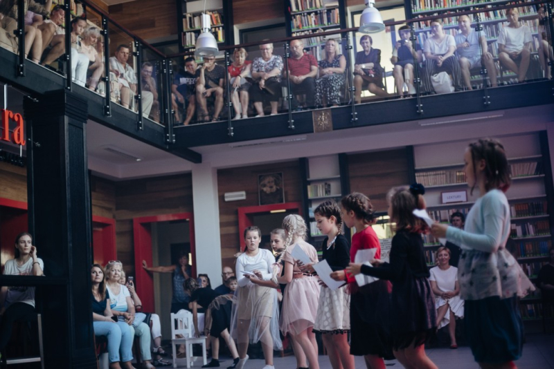Jedyna biblioteka, w której zatańczyli do poezji