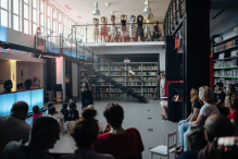 Jedyna biblioteka, w której zatańczyli do poezji