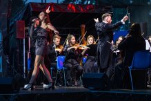 Beata Kozidrak wspólnie z orkiestrą otworzyła „Lipiec w Rumi”