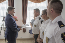 Dbając o bezpieczeństwo, zasłużyli na awanse i nagrody
