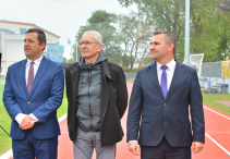 Huczne otwarcie zmodernizowanego stadionu MOSiR