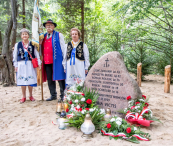 Odsłaniając obelisk, upamiętnili ofiary drugiej wojny światowej