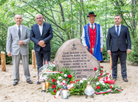 Odsłaniając obelisk, upamiętnili ofiary drugiej wojny światowej