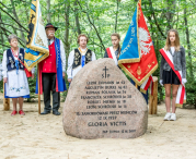 Odsłaniając obelisk, upamiętnili ofiary drugiej wojny światowej