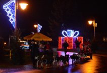 Nowe miejsce się przyjęło – rekordowa frekwencja na Jarmarku Świątecznym