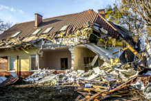 Budowa węzła integracyjnego coraz bliżej, trwają wyburzenia