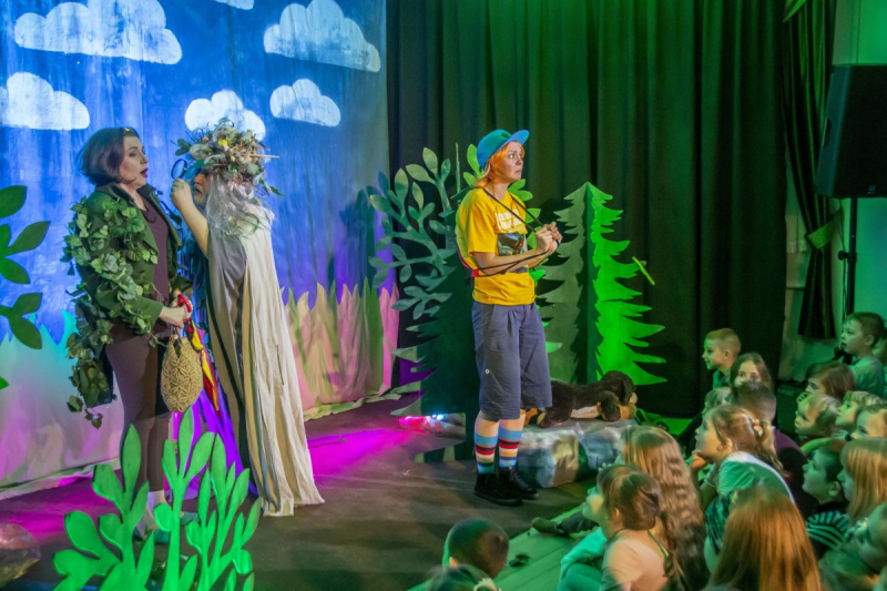 Dyzio zabrał dzieci w podróż po wyobraźni – premierowy spektakl
