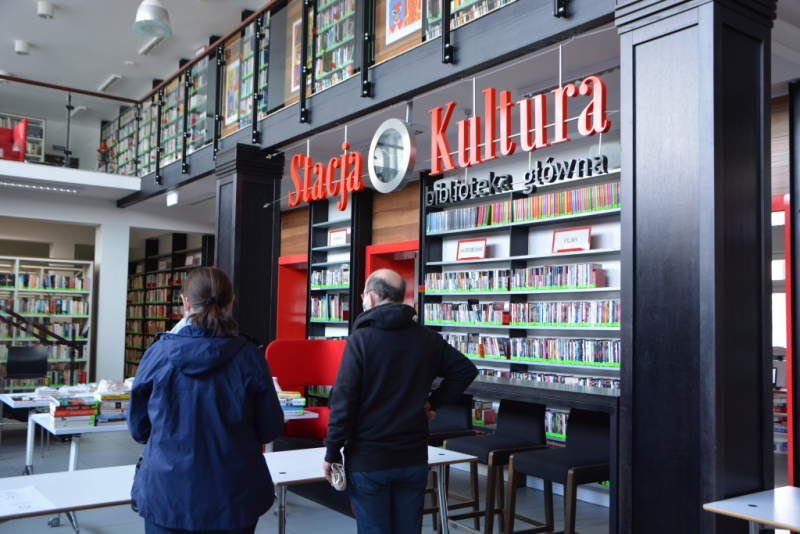 Bibliotekarze z Rumi świętowali swój powrót do czytelników