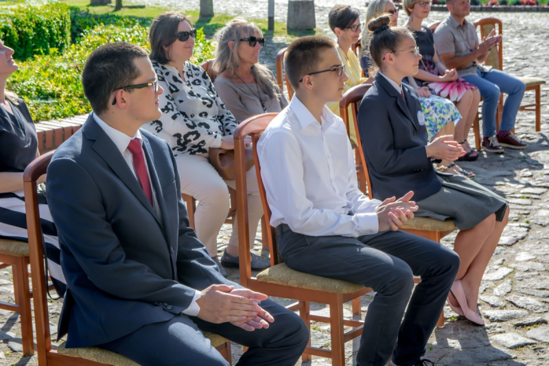 Najlepsi ósmoklasiści z Rumi zostali nagrodzeni