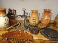 Historyczne eksponaty opuściły dworek. Co z nimi będzie?