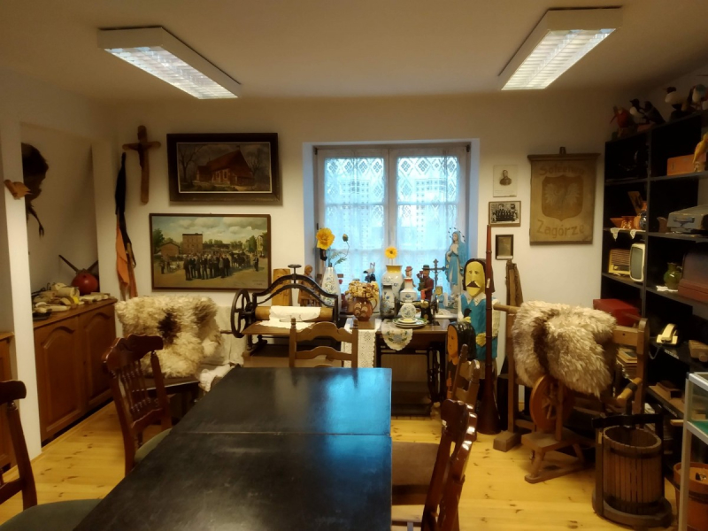 Historyczne eksponaty opuściły dworek. Co z nimi będzie?