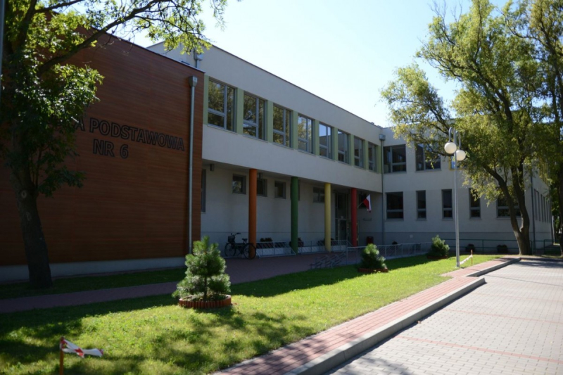Uczeń Szkoły Podstawowej numer 6 w Rumi chory na koronawirusa