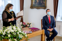 W Rumi przybyło małżeństw na medal