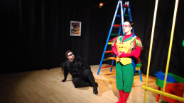 Zawodowy Teatr MDK-u zaprezentował nowy spektakl pt. „Adonis ma gościa”