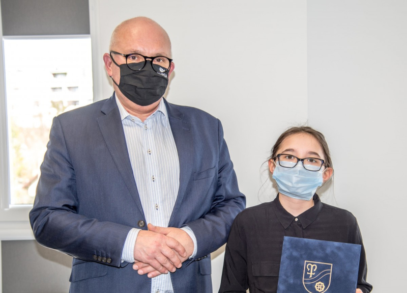 Władze miasta Rumi doceniły autorkę słynnego banera