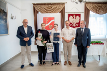 Najlepsi rumscy ósmoklasiści otrzymali nagrody burmistrza