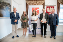Najlepsi rumscy ósmoklasiści otrzymali nagrody burmistrza