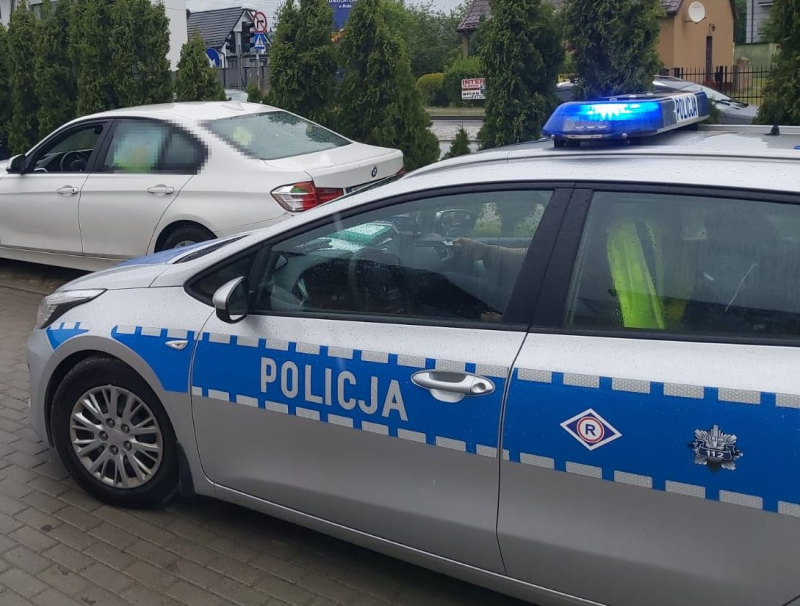 Policjanci zatrzymali nietrzeźwego 22-latka z Gdyni, który kierował wbrew sądowemu zakazowi
