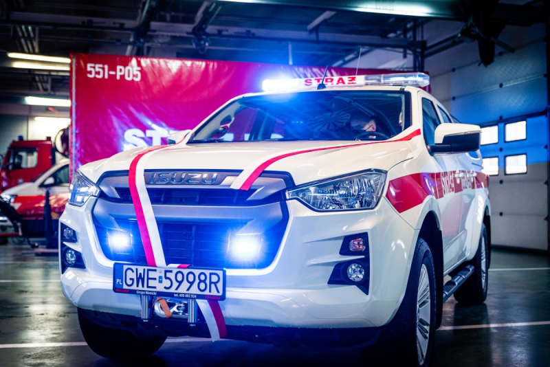 Strażacy z Rumi otrzymali nowy samochód operacyjny