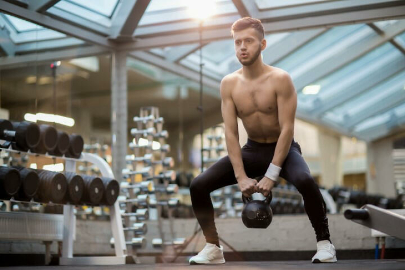 Jakie ćwiczenia możesz wykonać przy użyciu kettlebella?