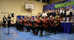 Koncert kolęd z udziałem orkiestry dętej oraz uczniów z Ósemki i Dziesiątki z Rumi