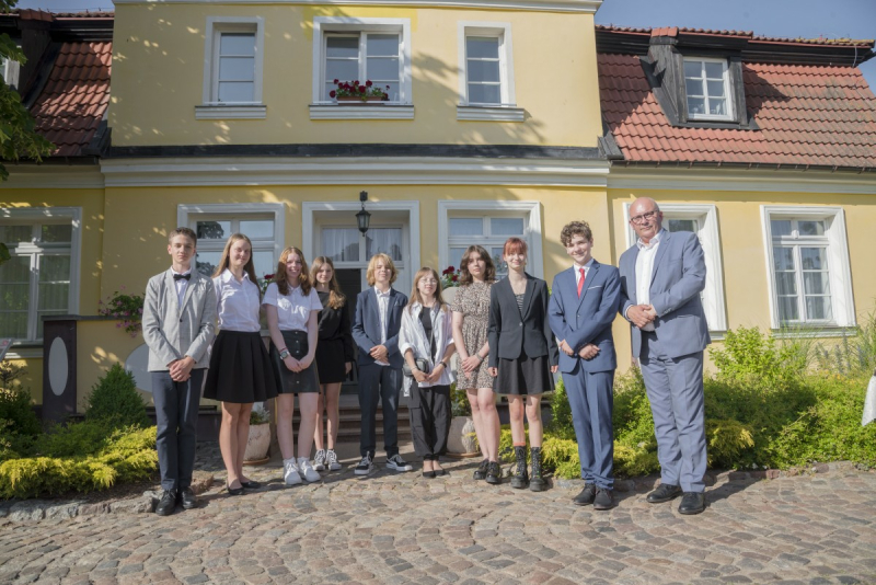 Dziesięciu najlepszych ósmoklasistów docenionych przez burmistrza Rumi