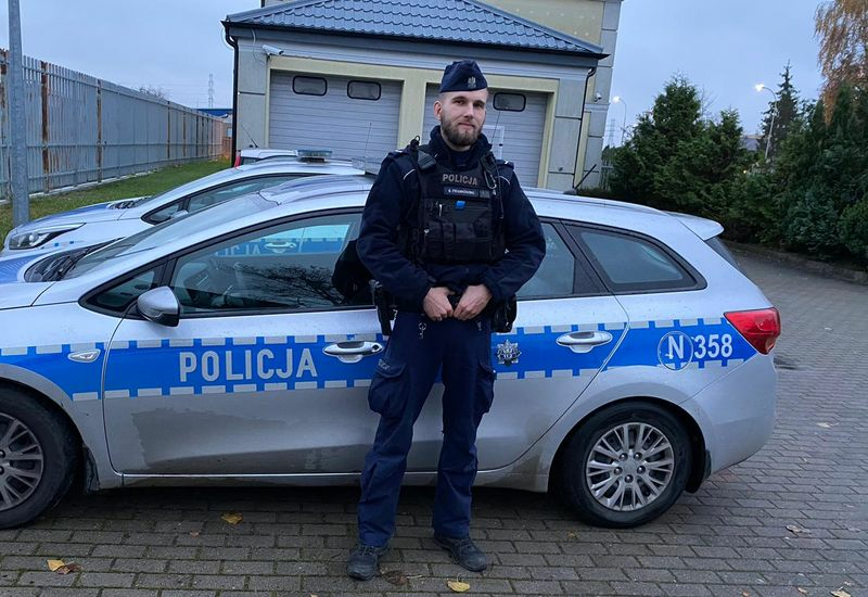 Policjant zdążył na czas i uratował kobietę