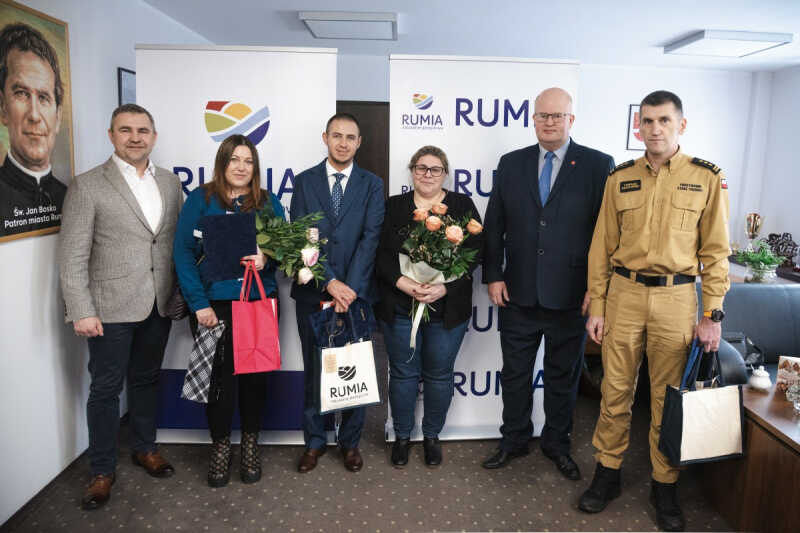 Rumianka straciła przytomność za kierownicą. Świadkowie uratowali jej życie