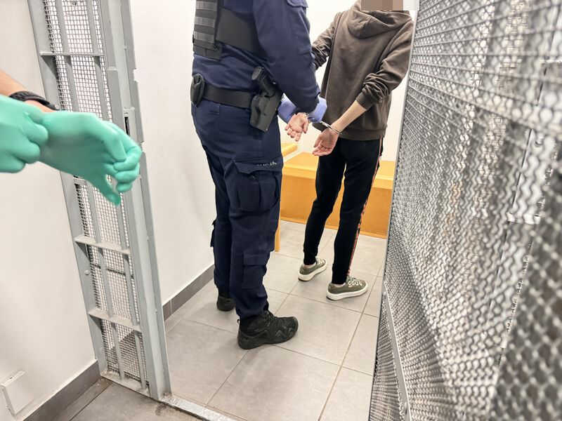 24-latek i 27-latka zatrzymani za znęcanie się nad dzieckiem. Mężczyzna został tymczasowo aresztowany o losie matki zdecyduje sąd.
