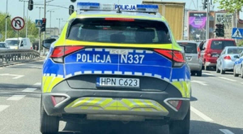 Policjanci z Redy zatrzymali nietrzeźwego kierowcę, w którego organizmie także były narkotyki, nie miał on także prawa jazdy