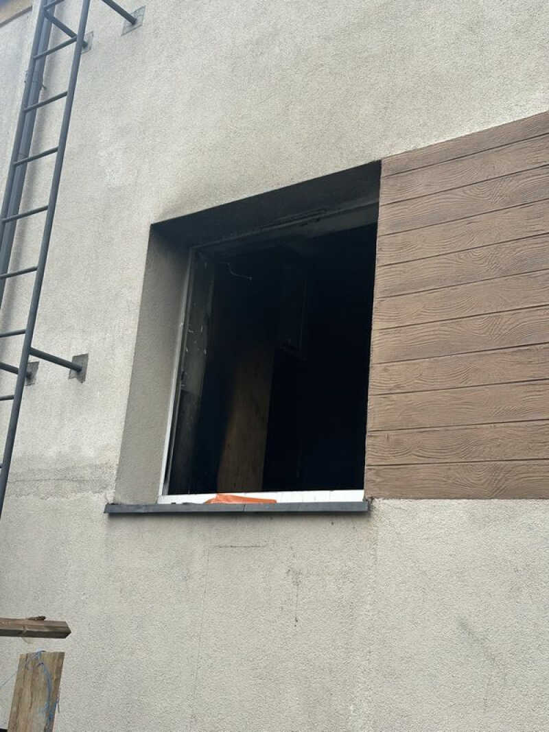Policjanci ugasili pożar mieszkania