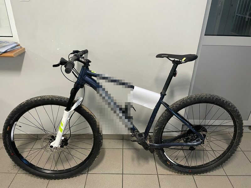 Policjanci z Rumi zatrzymali sprawcę i odzyskali rower o wartości 5 tys. zł.