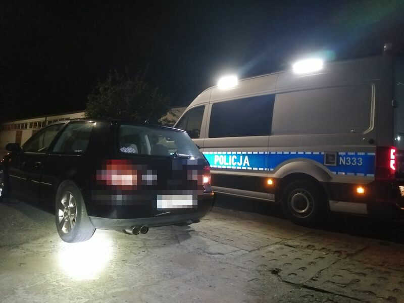 Za nadmierny hałas powodowany przez samochody zostali ukarani mandatami oraz zatrzymano im dowody rejestracyjne