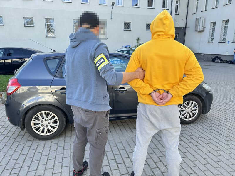 Policjanci zabezpieczyli ponad 1,5 kg narkotyków i zatrzymali 29-latka w związku z tym, że wprowadzał je do obrotu