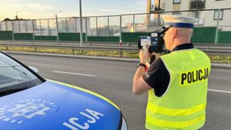 Cztery osoby zatrzymane za rażące przekroczenie prędkości – trzy z nich w ramach recydywy a czwarty z nich nie posiadał uprawnień
