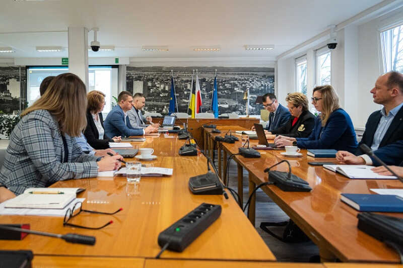 Samorządowcy zaangażowani w ministerialny raport