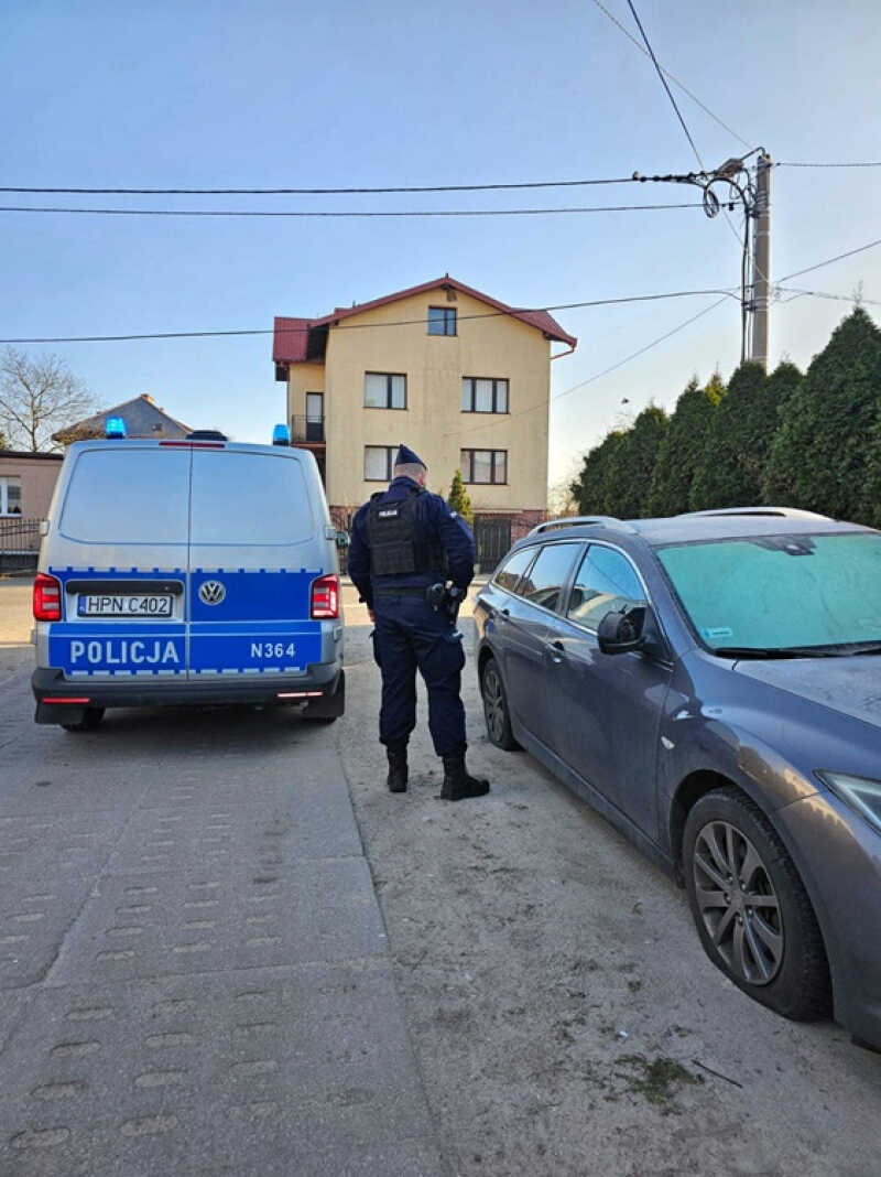 17 - latek zatrzymany za uszkodzenie 40 pojazdów w Rumi