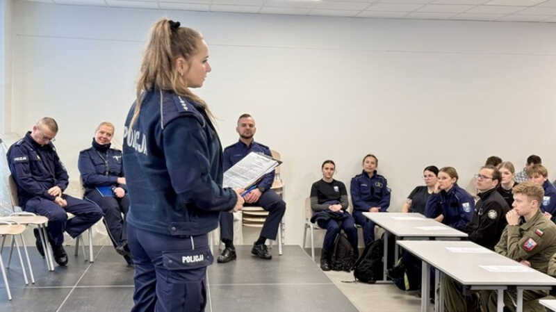 Policyjna debata z młodzieżą – rozmowa o bezpieczeństwie na co dzień