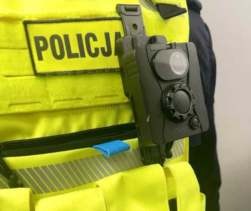 Pierwszy dzień policjanci podczas służby będą używać kamer nasobnych