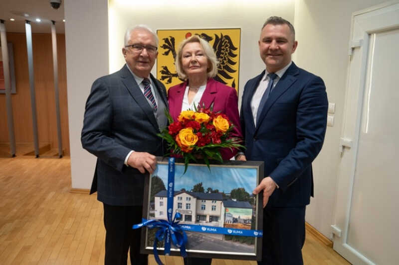Profesor Edmund Wittbrodt odznaczony przez marszałka