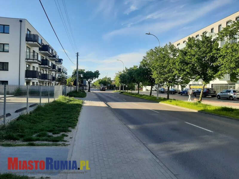 Rowerzyści na chodnikach mimo ścieżki rowerowej – czy wolno? I co z przejściami przez ścieżkę rowerową?