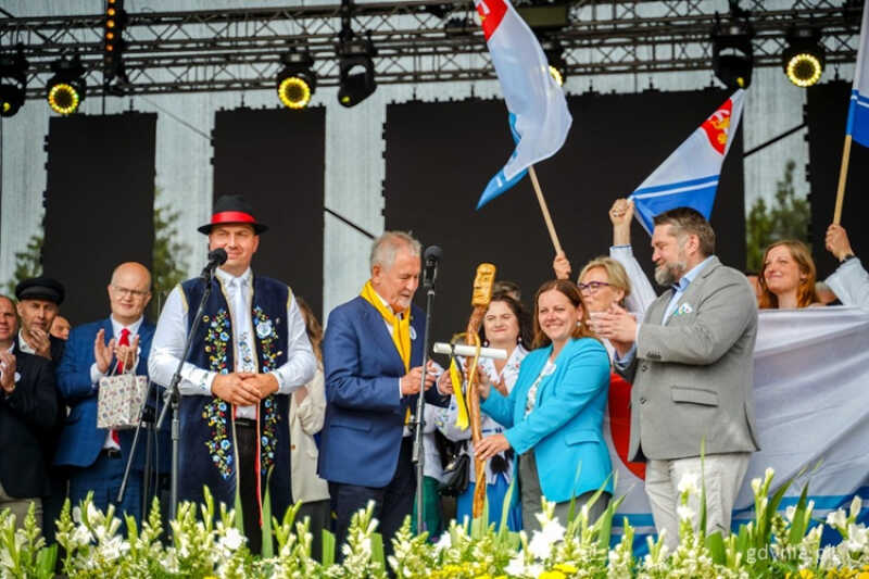 Klëka przekazana – za rok Światowy Zjazd Kaszubów w Gdyni