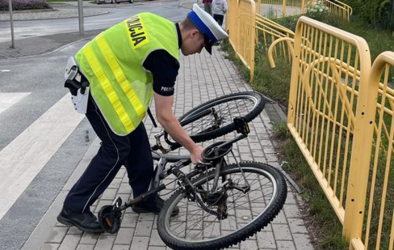 Potrącenie rowerzysty przez samochód osobowy w Rumi