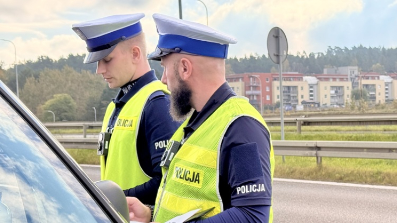 Dwaj nietrzeźwi kierowcy z sądowymi zakazami zatrzymanie w Rumi i Redzie