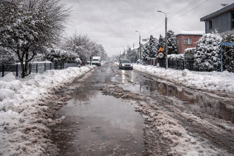 Celowe ochlapywanie pieszych? Czytelnicy alarmują!